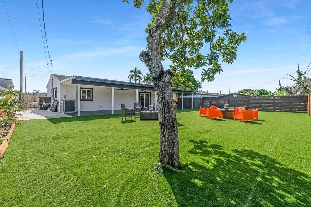 Small Image of 6941 SHERIDAN ST, Hollywood Number 29