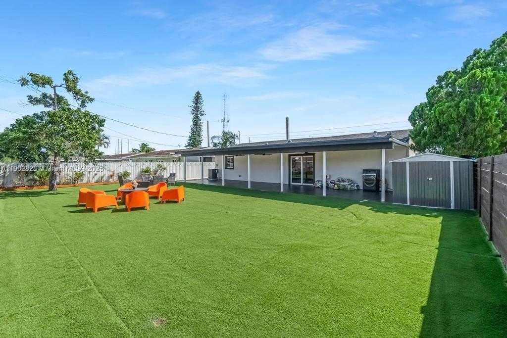 Small Image of 6941 SHERIDAN ST, Hollywood Number 31