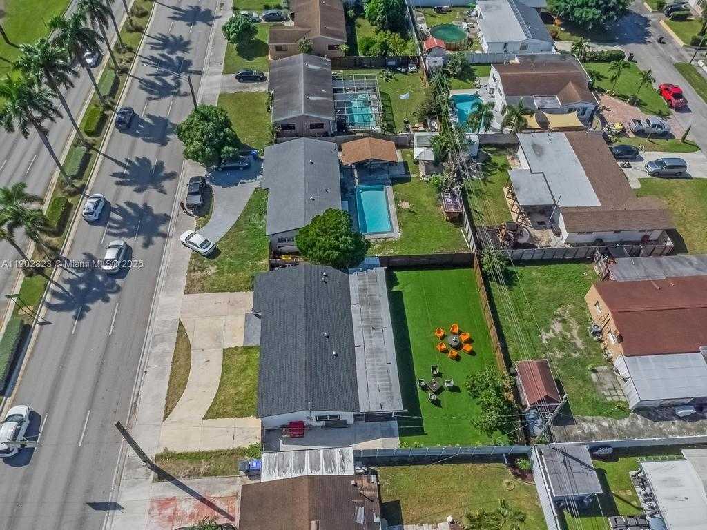 Small Image of 6941 SHERIDAN ST, Hollywood Number 38