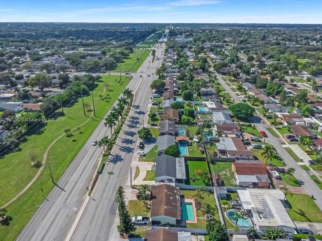 Small Image of 6941 SHERIDAN ST, Hollywood Number 42