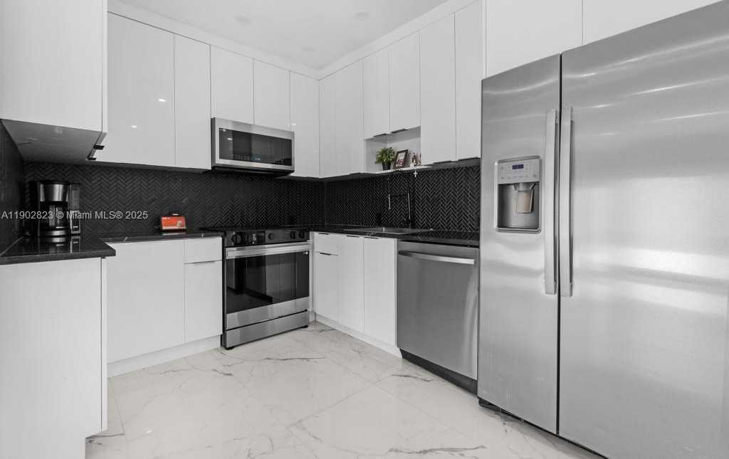 Small Image of 6941 SHERIDAN ST, Hollywood Number 6