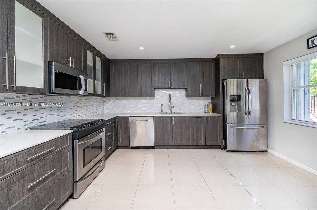 Small Image of 21023 SOUTH WEST 85TH PASS, Cutler Bay Number 5