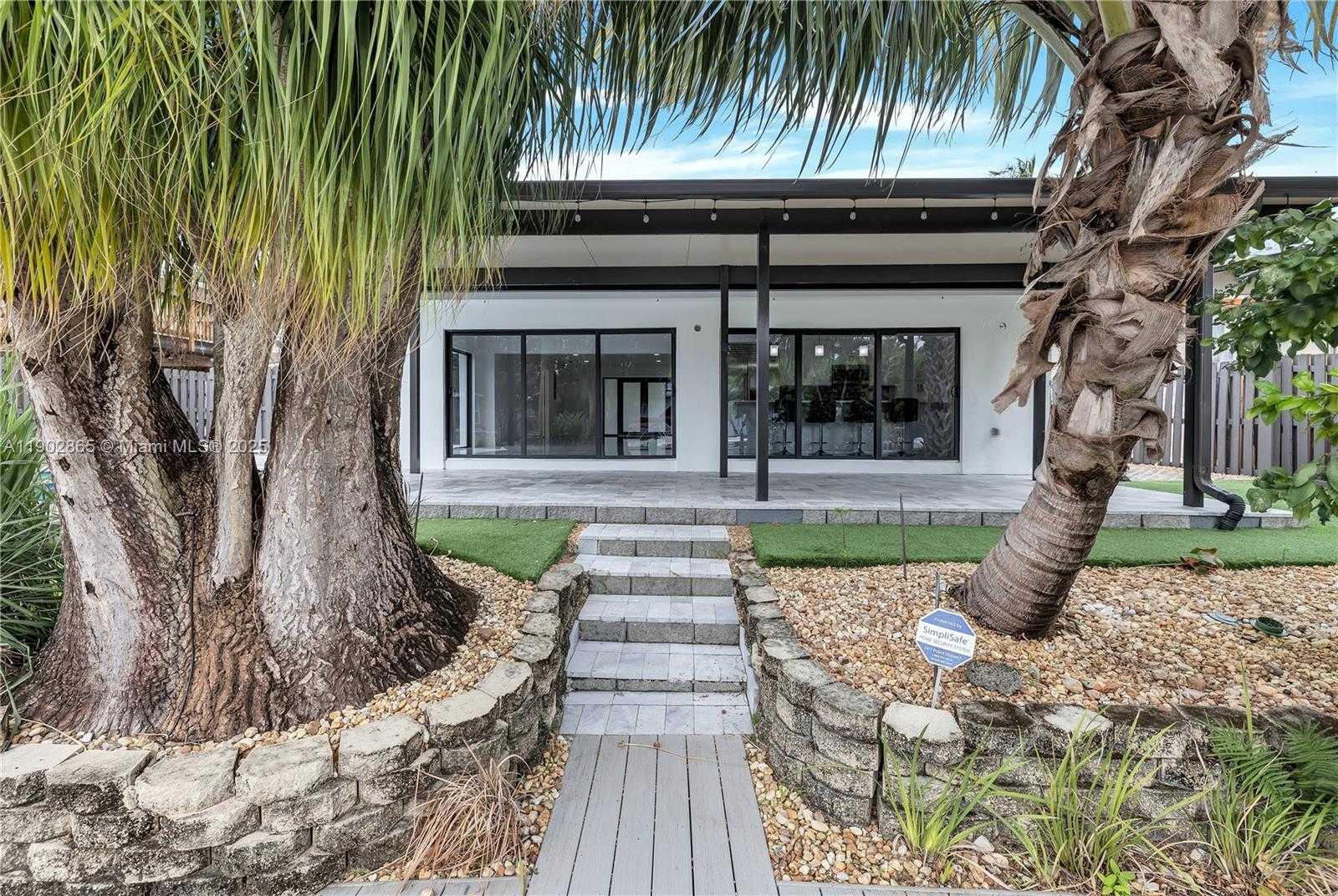 Small Image of 1608 SOUTH WEST 5TH CT, Fort Lauderdale Number 27