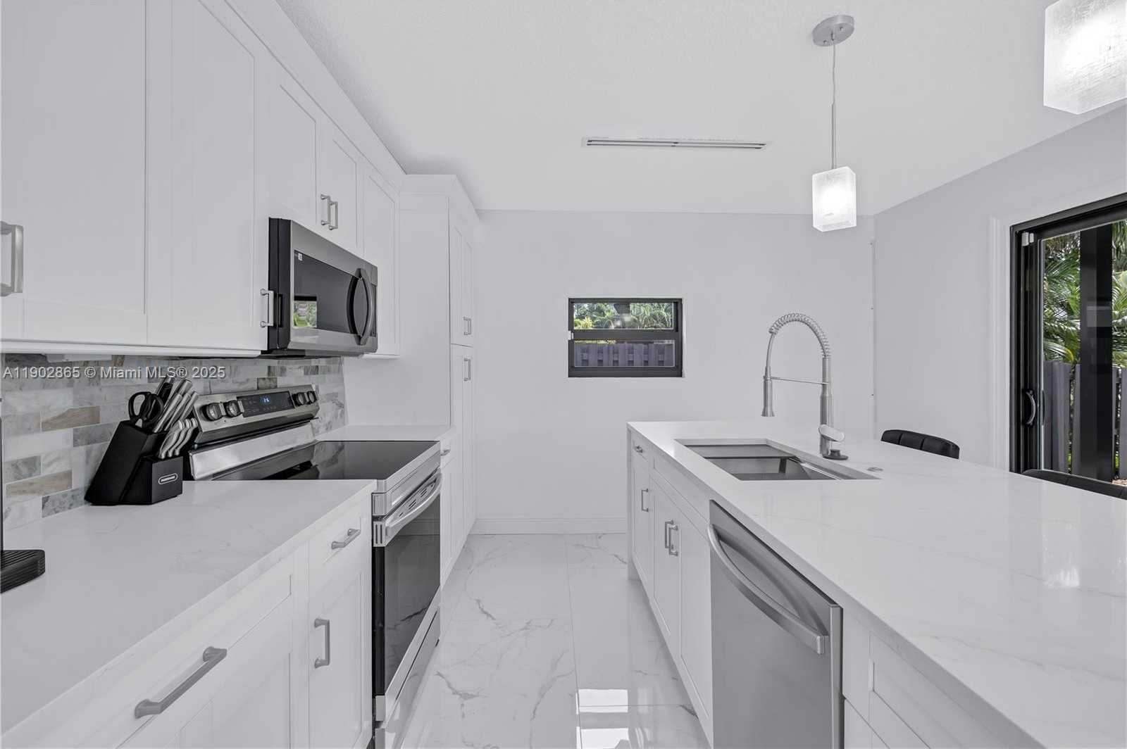 Small Image of 1608 SOUTH WEST 5TH CT, Fort Lauderdale Number 6