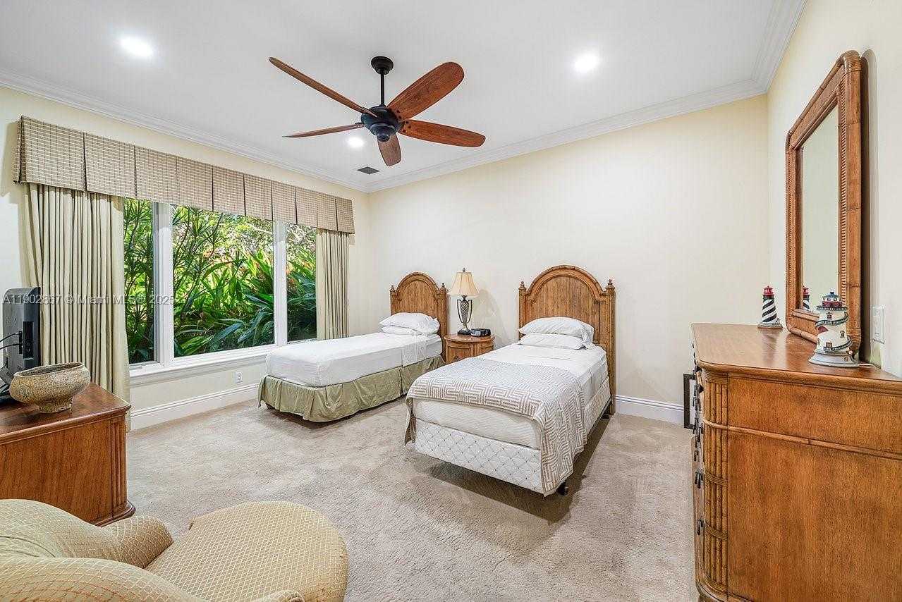 Imagen de Pequeño Objeto