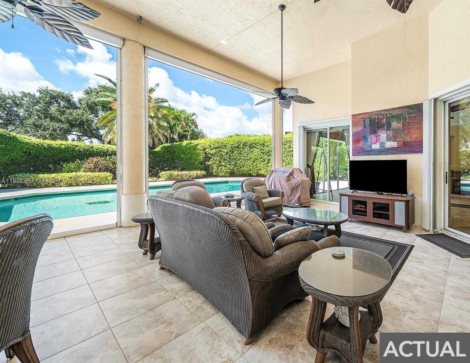 Imagen de Pequeño Objeto