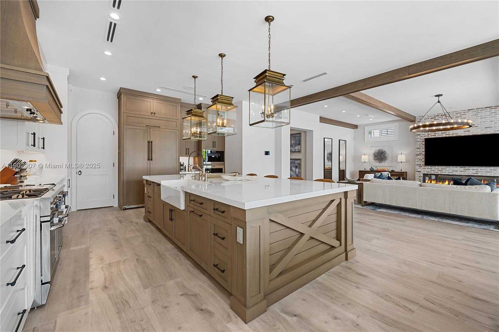 Small Image of 319 COCONUT ISLE DR, Fort Lauderdale Number 10