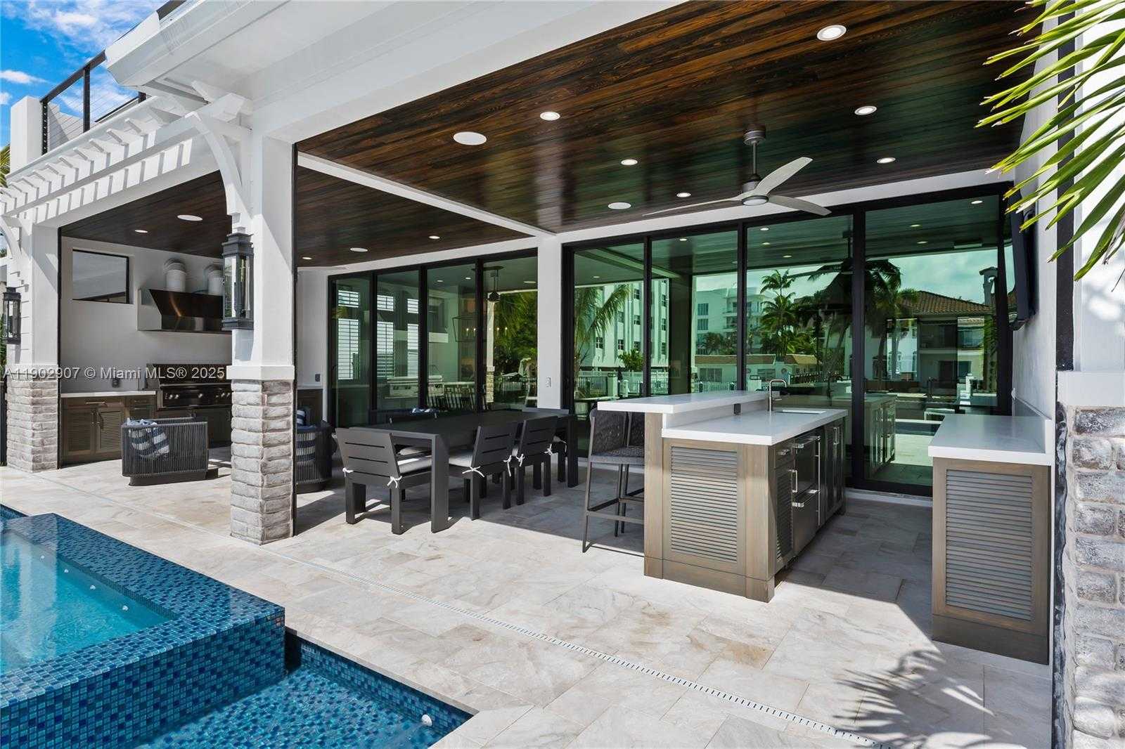 Small Image of 319 COCONUT ISLE DR, Fort Lauderdale Number 12
