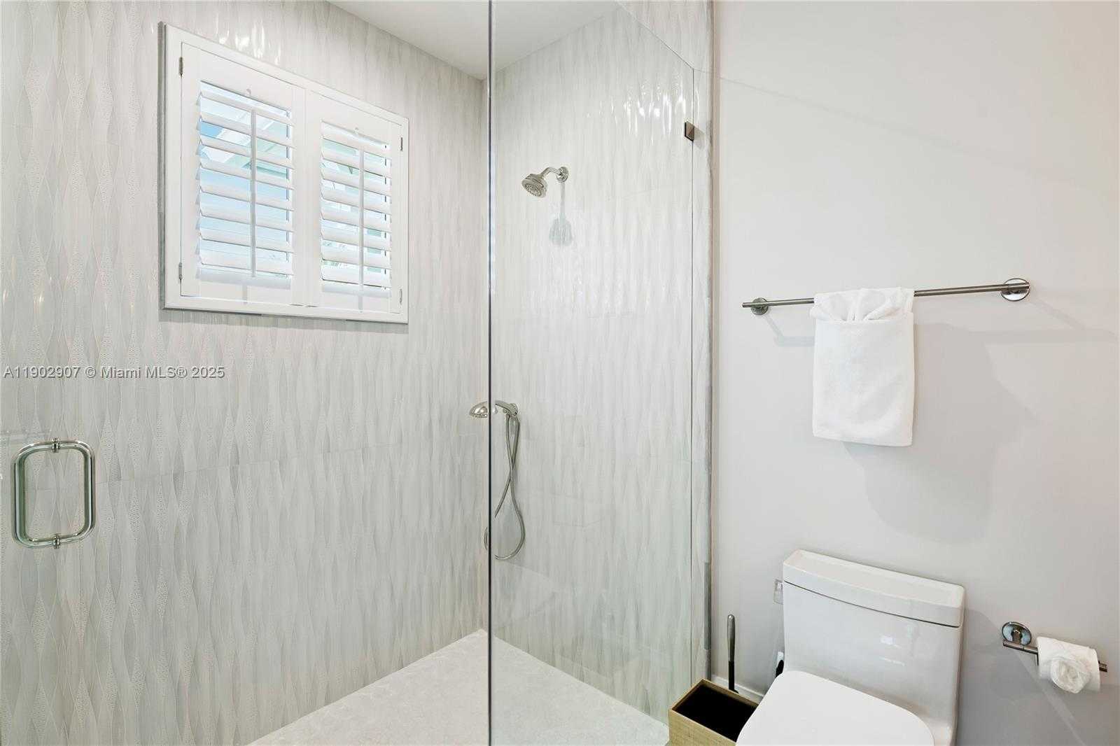 Small Image of 319 COCONUT ISLE DR, Fort Lauderdale Number 25