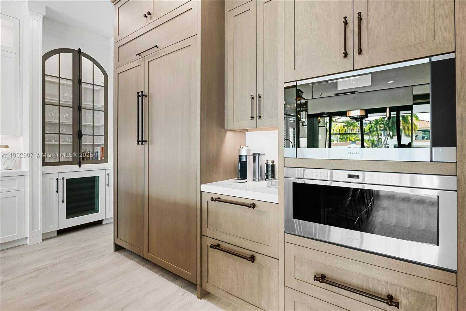 Small Image of 319 COCONUT ISLE DR, Fort Lauderdale Number 7