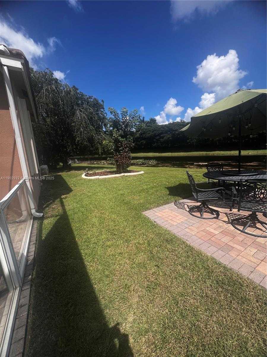 Small Image of Weston Number 13