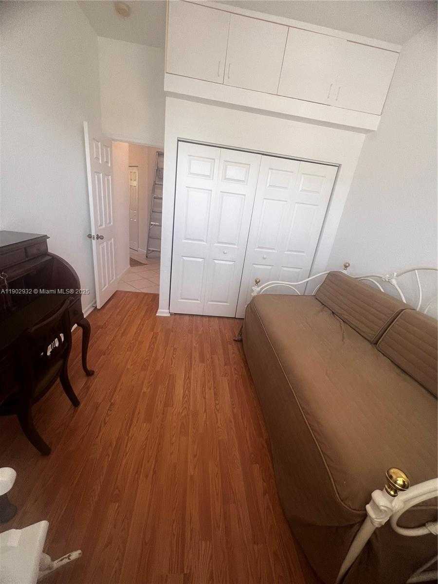 Small Image of Weston Number 20