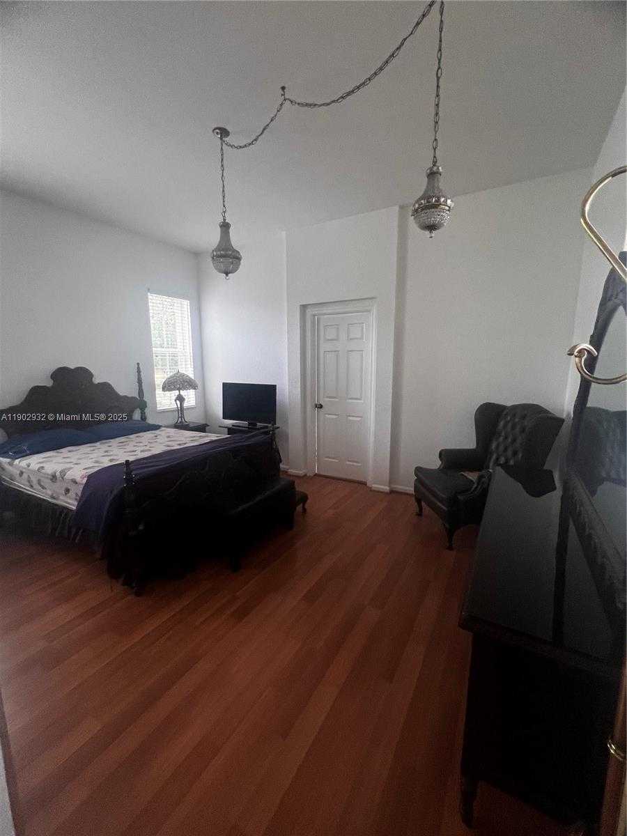 Small Image of Weston Number 21