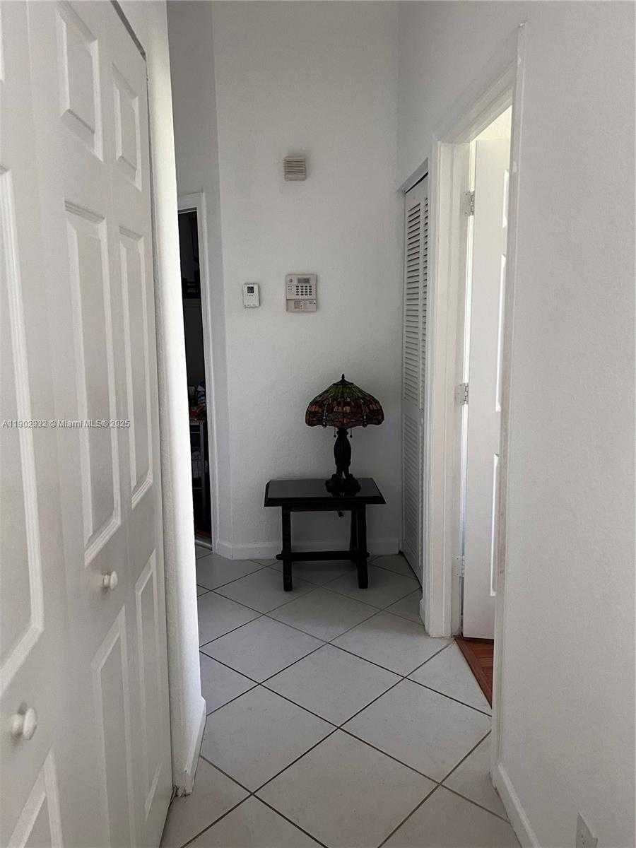 Small Image of Weston Number 23