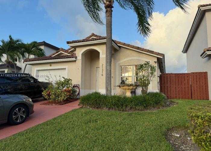 Small Image of 21316 SOUTH WEST 87TH PL, Cutler Bay Number 2