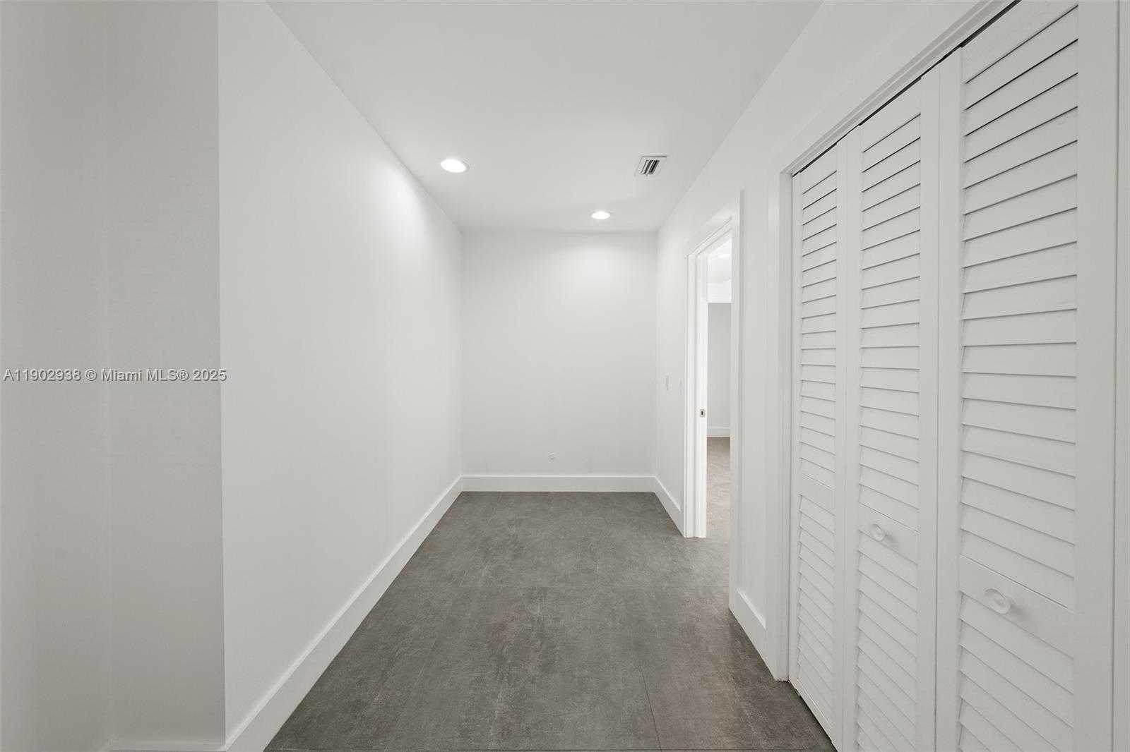 Small Image of 13150 SOUTH WEST 69TH AVE, Pinecrest Number 47