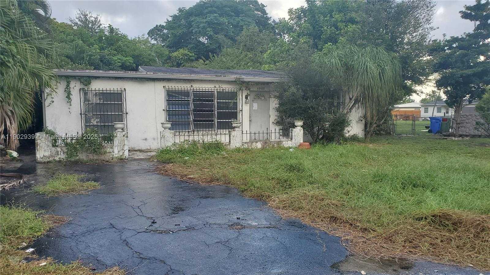 Small Image of 5909 NORTH WEST 27TH ST, Margate Number 2