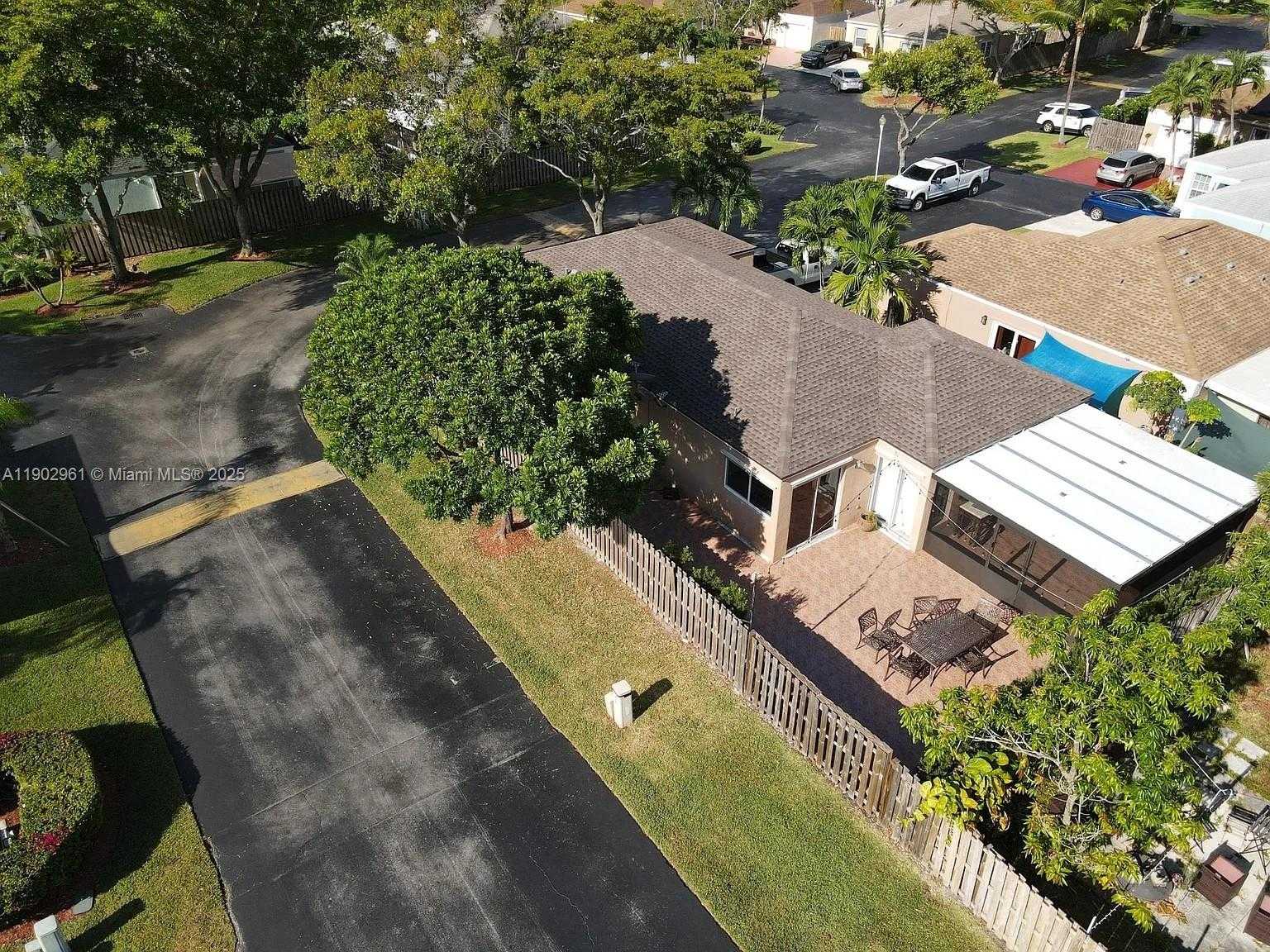 Small Image of 9755 SOUTH WEST 222ND TER, Cutler Bay Number 23