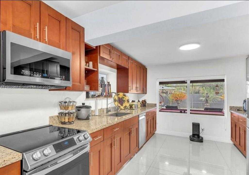 Small Image of 16891 SOUTH WEST 277TH ST, Homestead Number 14