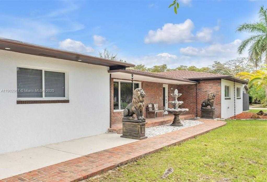 Small Image of 16891 SOUTH WEST 277TH ST, Homestead Number 2