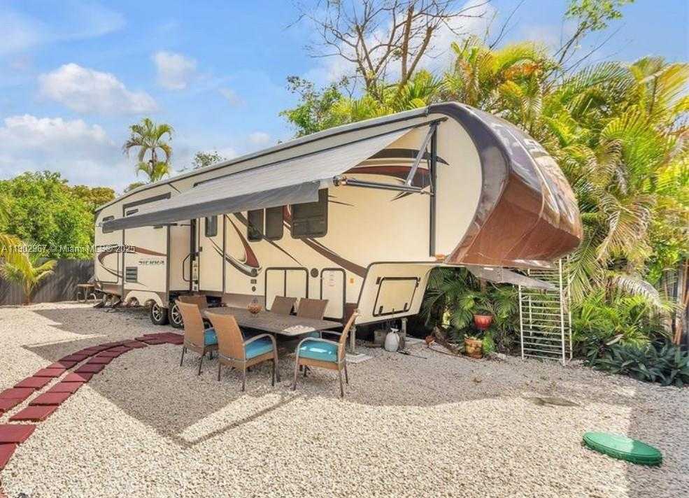 Small Image of 16891 SOUTH WEST 277TH ST, Homestead Number 35