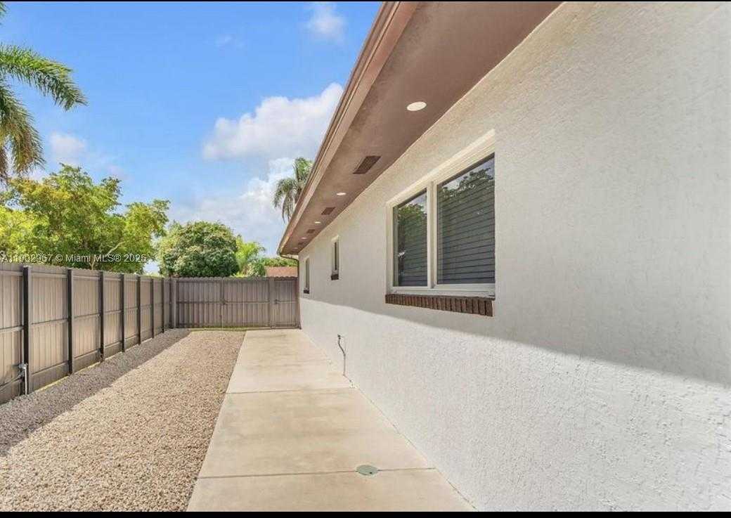 Small Image of 16891 SOUTH WEST 277TH ST, Homestead Number 36