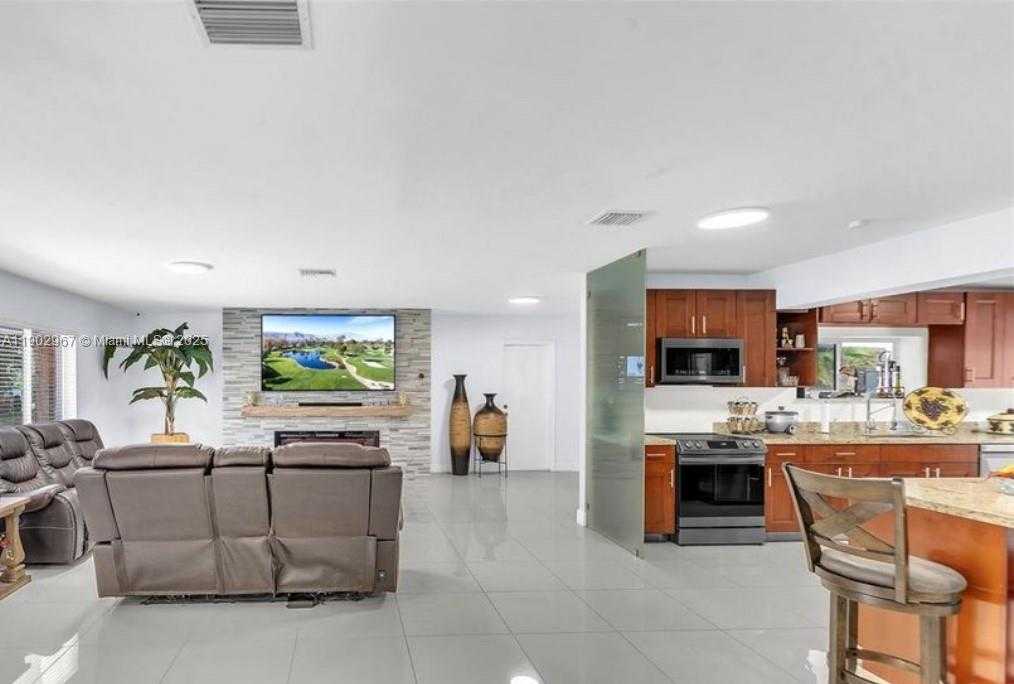 Small Image of 16891 SOUTH WEST 277TH ST, Homestead Number 6