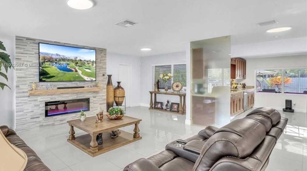 Small Image of 16891 SOUTH WEST 277TH ST, Homestead Number 9