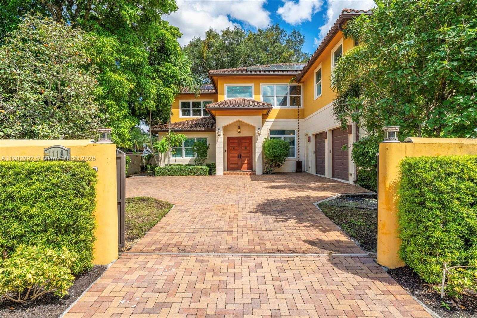 Small Image of 1115 SOUTH WEST 5TH PL, Fort Lauderdale Number 2