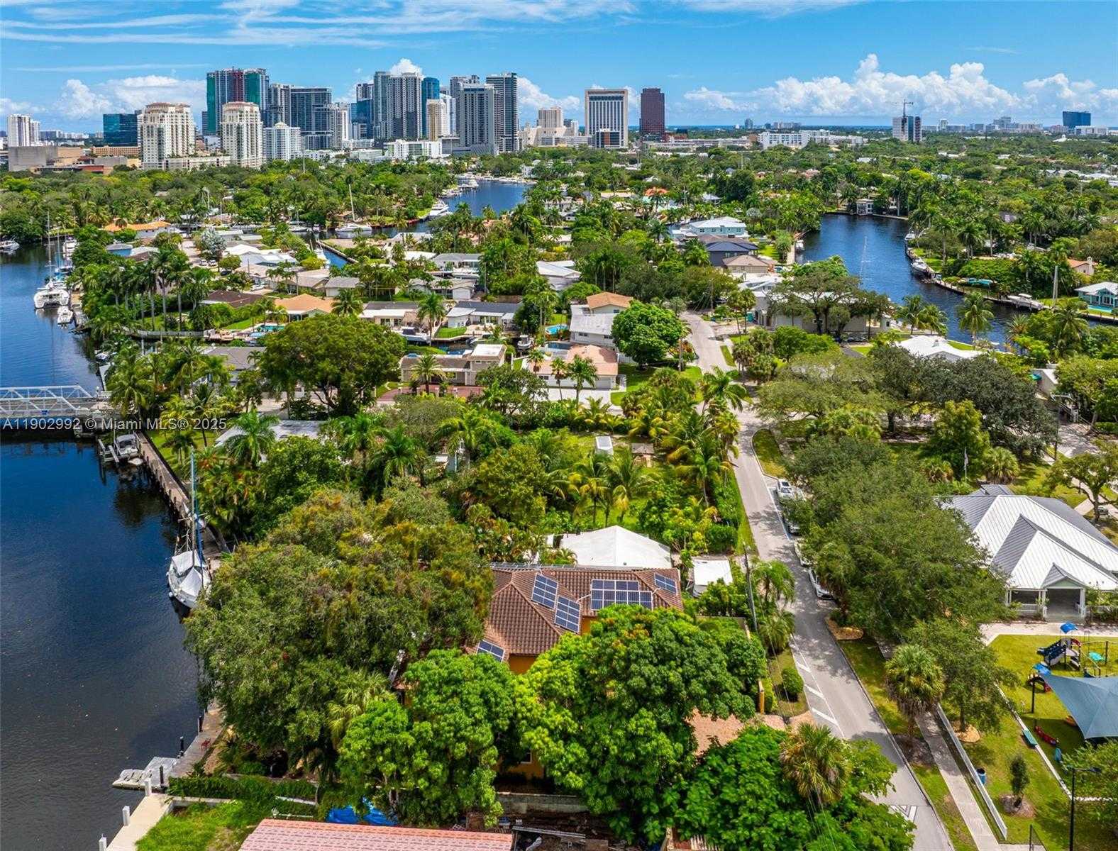 Small Image of 1115 SOUTH WEST 5TH PL, Fort Lauderdale Number 51