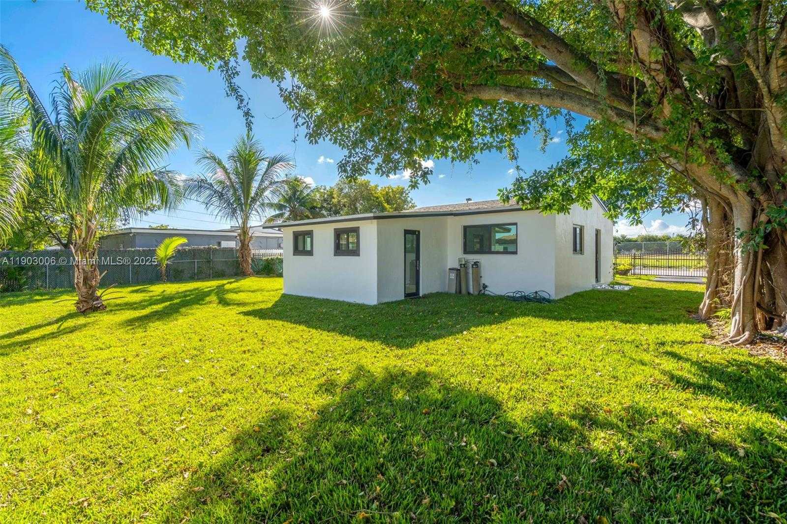 Small Image of 1021 NORTH WEST 195TH ST, Miami Gardens Number 23