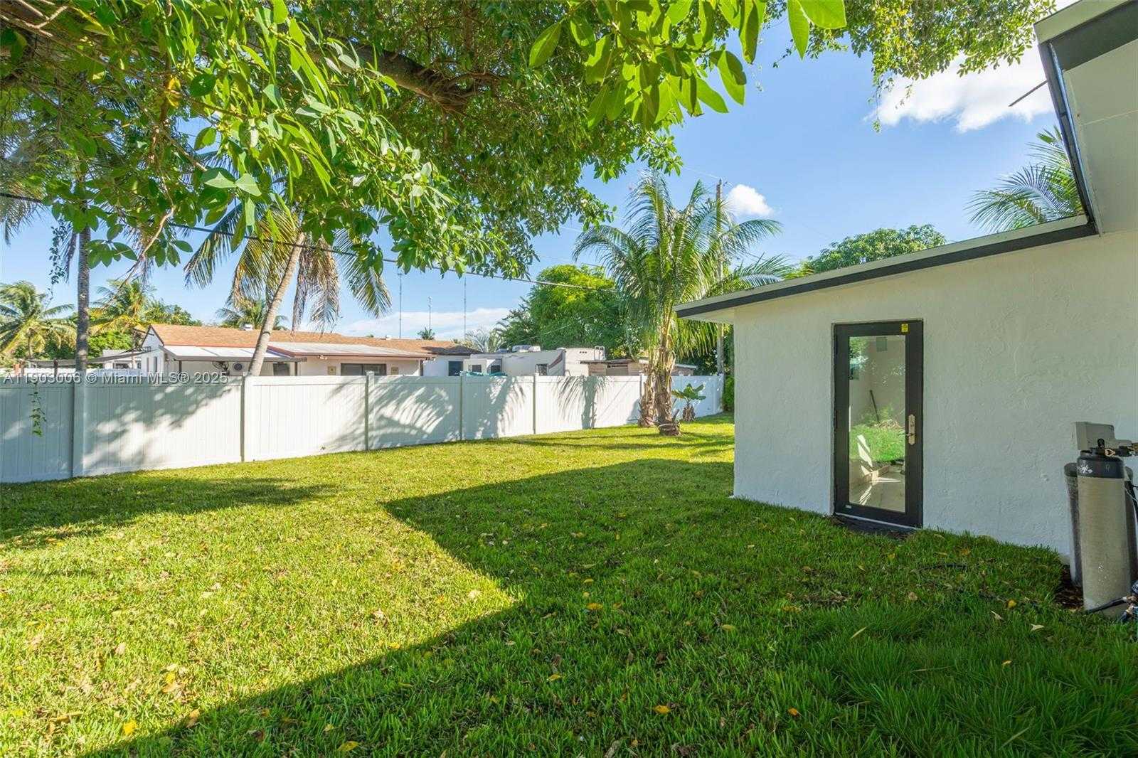 Small Image of 1021 NORTH WEST 195TH ST, Miami Gardens Number 27