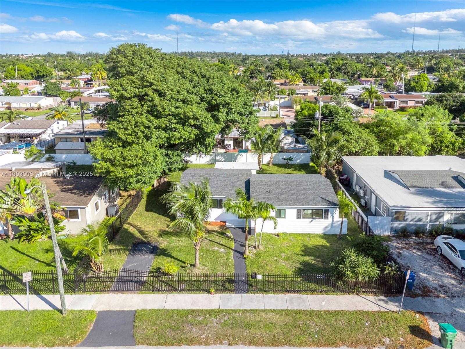 Small Image of 1021 NORTH WEST 195TH ST, Miami Gardens Number 28