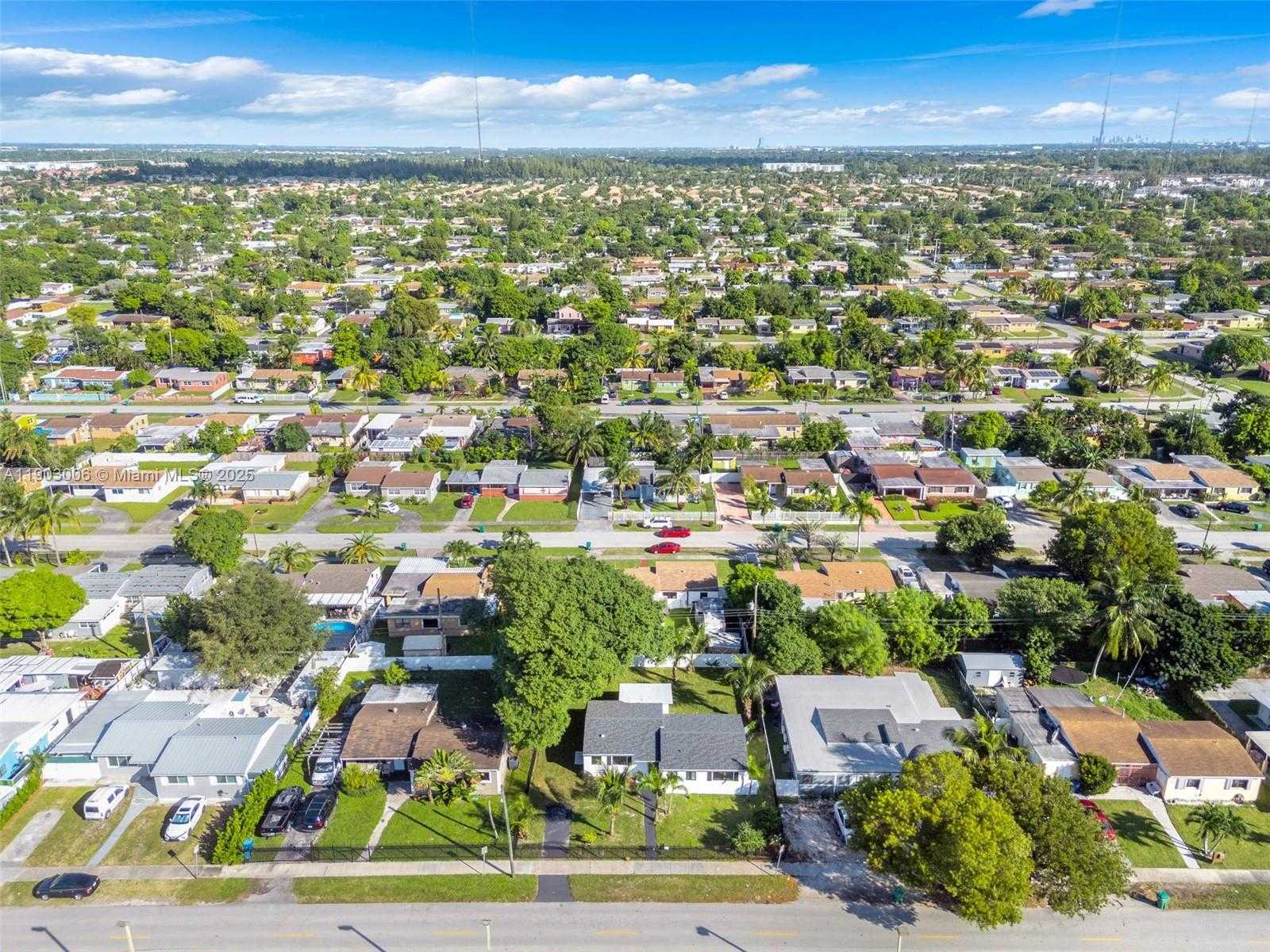 Small Image of 1021 NORTH WEST 195TH ST, Miami Gardens Number 30