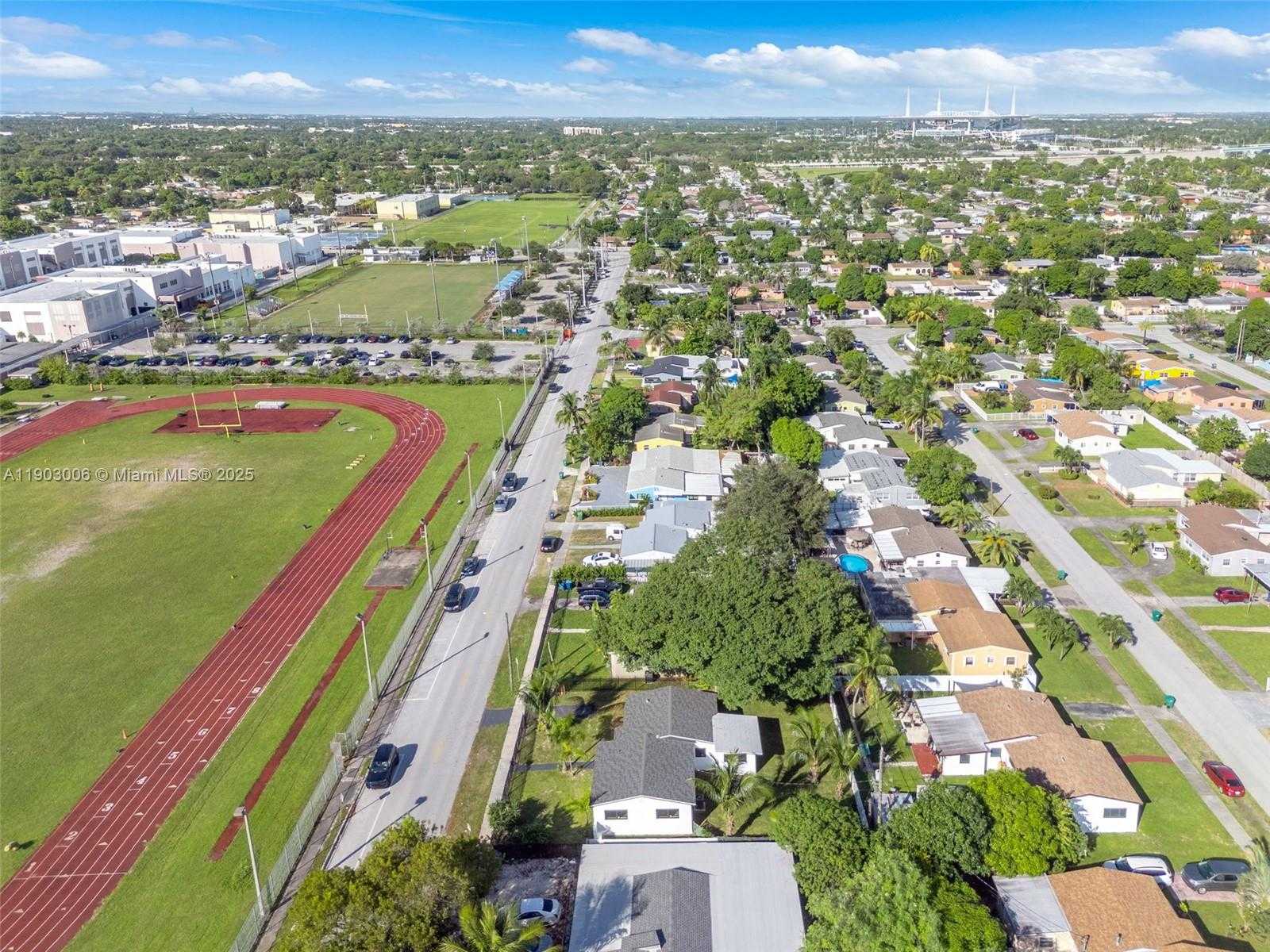 Small Image of 1021 NORTH WEST 195TH ST, Miami Gardens Number 32