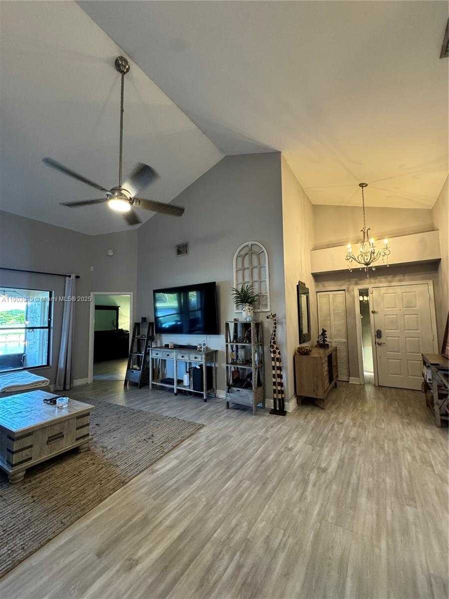 Small Image of 6796 BITTERBUSH PL, Boynton Beach Number 2