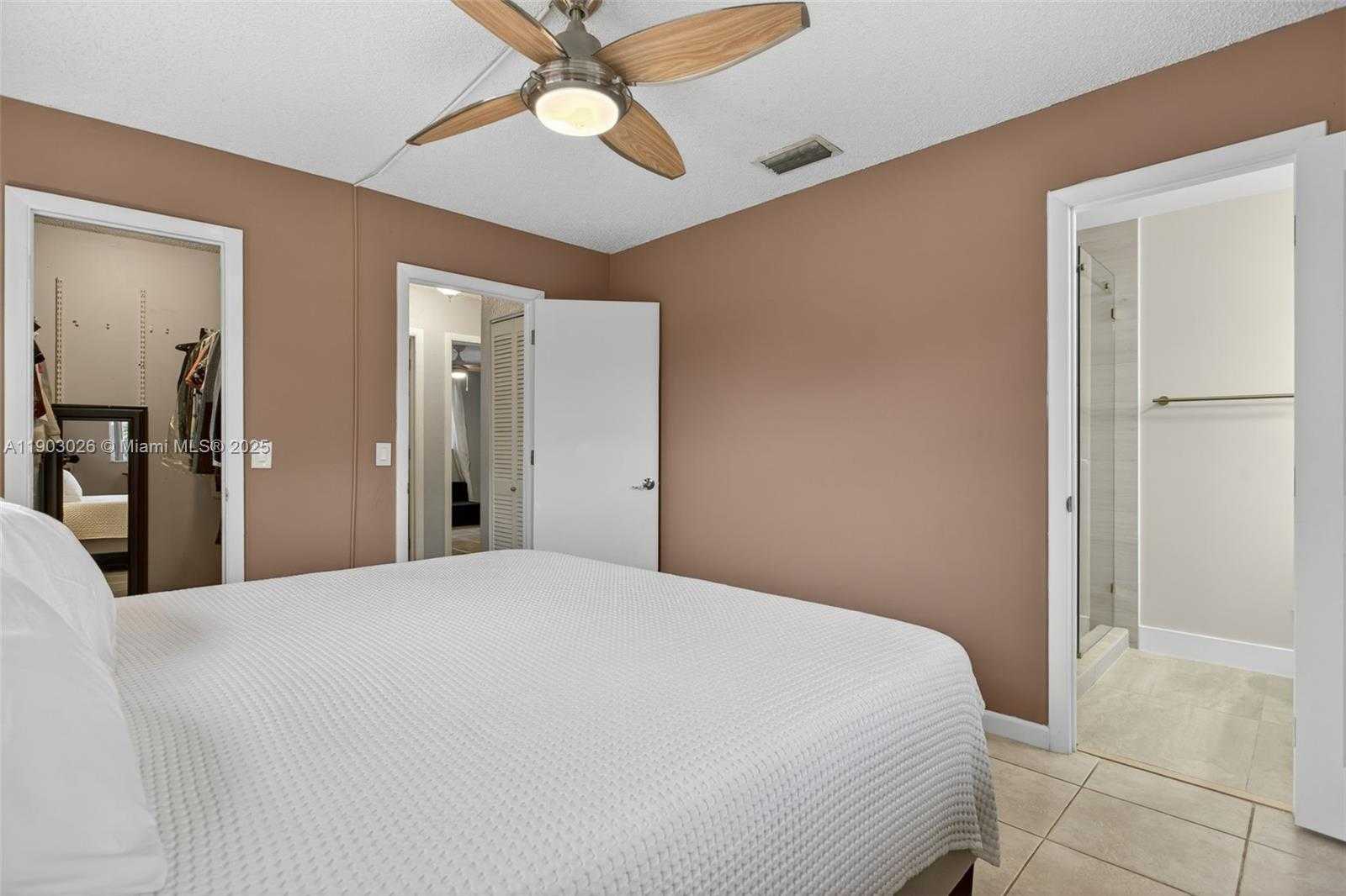 Small Image of 171 SOUTH WEST 79TH AVE, Margate Number 24