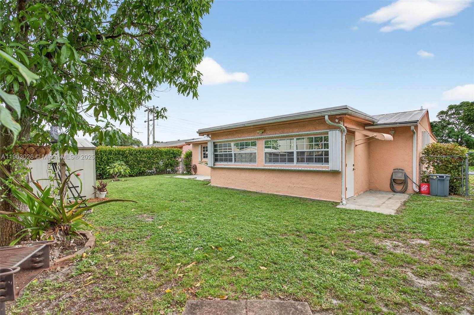 Small Image of 171 SOUTH WEST 79TH AVE, Margate Number 35