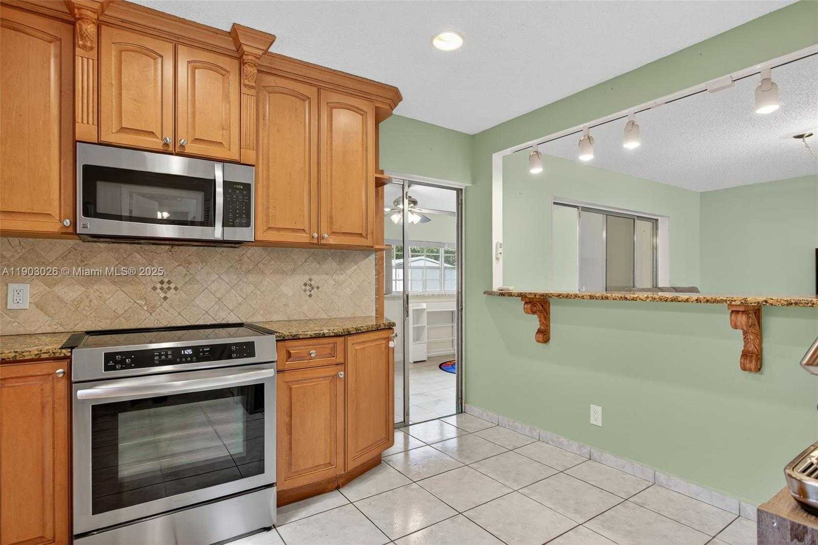 Small Image of 171 SOUTH WEST 79TH AVE, Margate Number 5