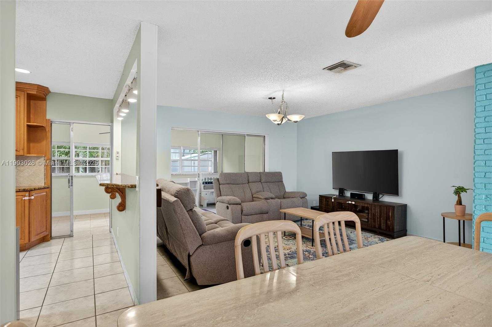 Small Image of 171 SOUTH WEST 79TH AVE, Margate Number 8