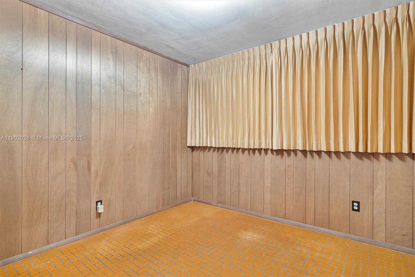 Small Image of 7792 WEST 14TH CT, Hialeah Number 13