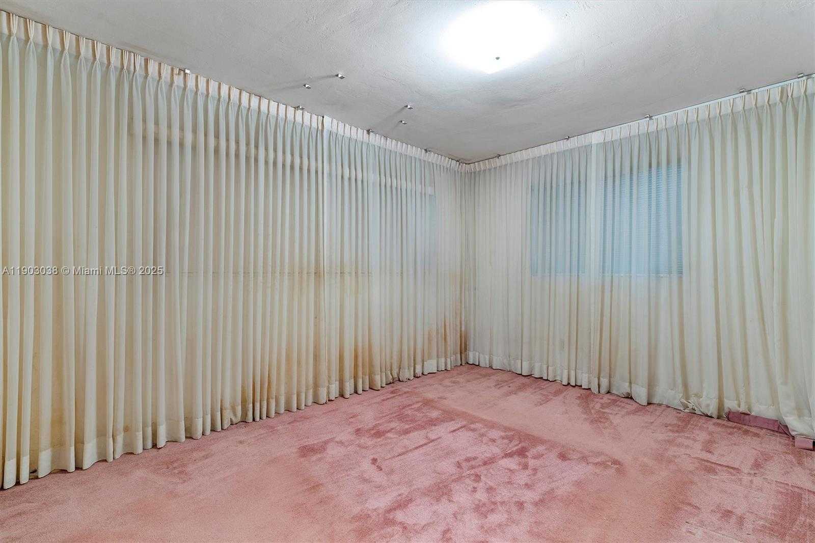 Small Image of 7792 WEST 14TH CT, Hialeah Number 15