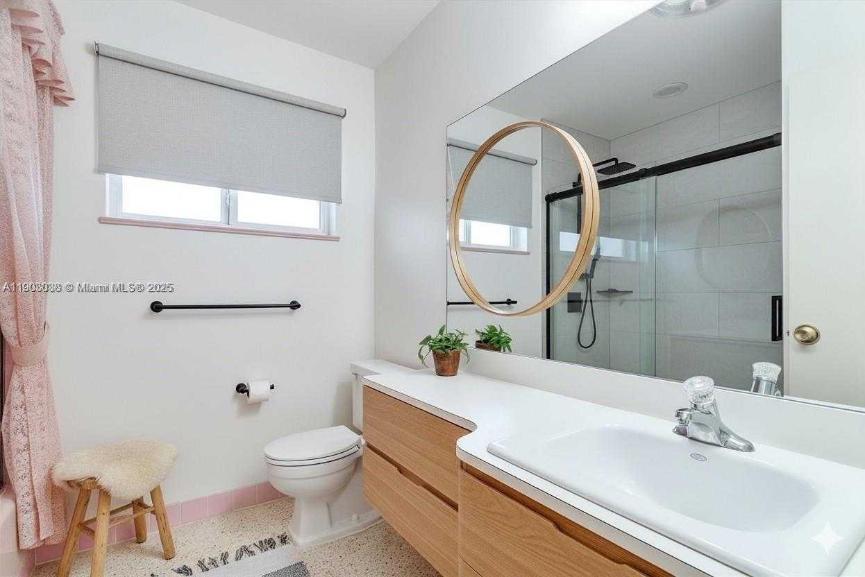 Small Image of 7792 WEST 14TH CT, Hialeah Number 18