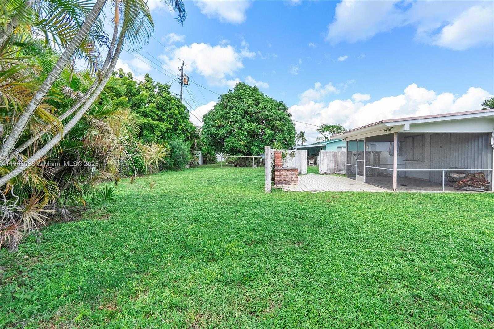 Small Image of 7792 WEST 14TH CT, Hialeah Number 24