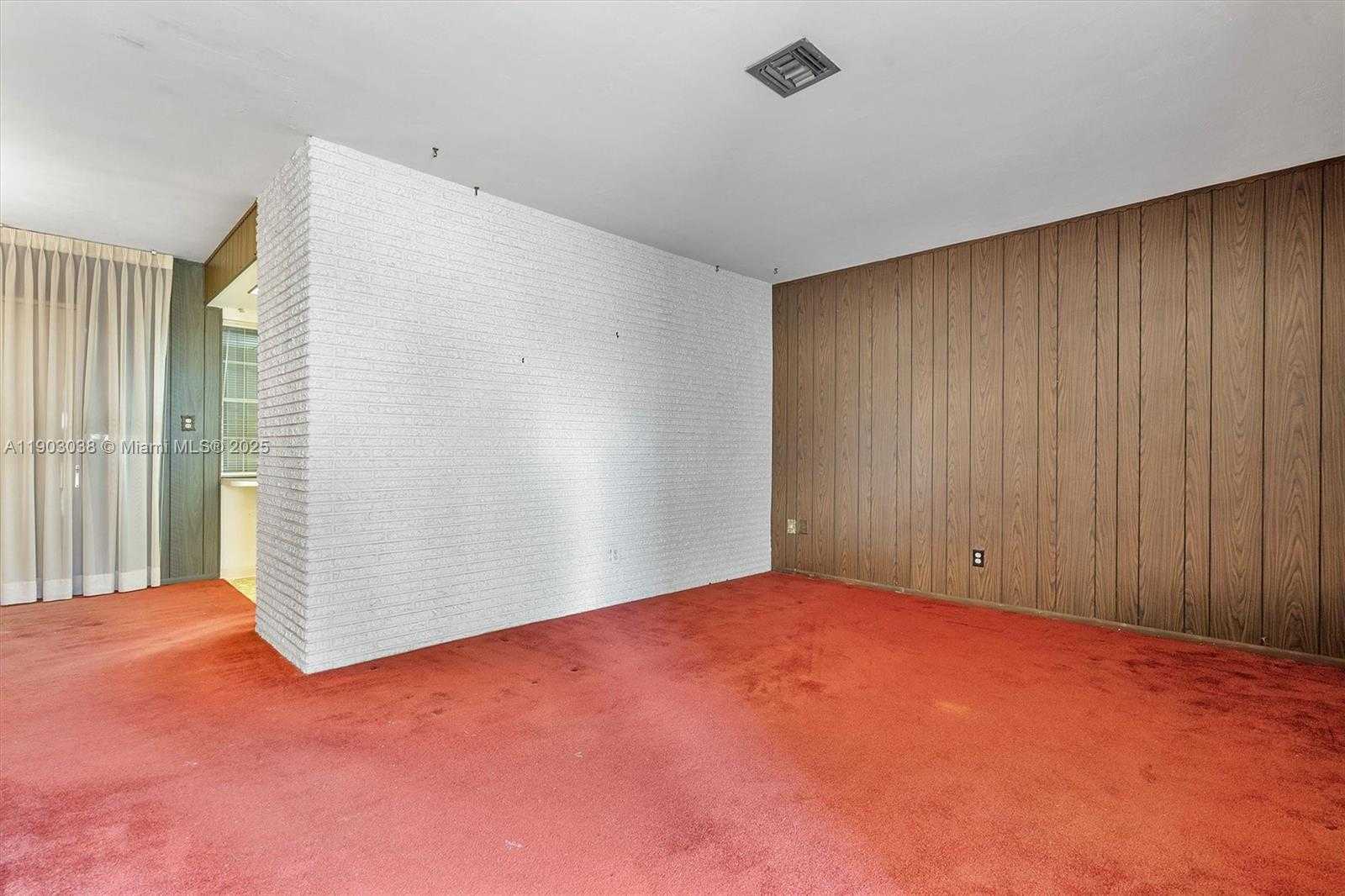 Small Image of 7792 WEST 14TH CT, Hialeah Number 4