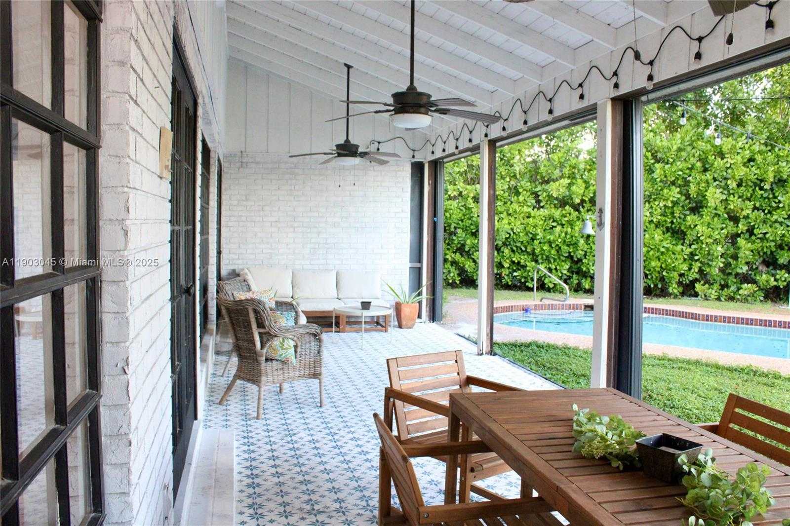 Small Image of 9431 SEA TURTLE LN, Plantation Number 15