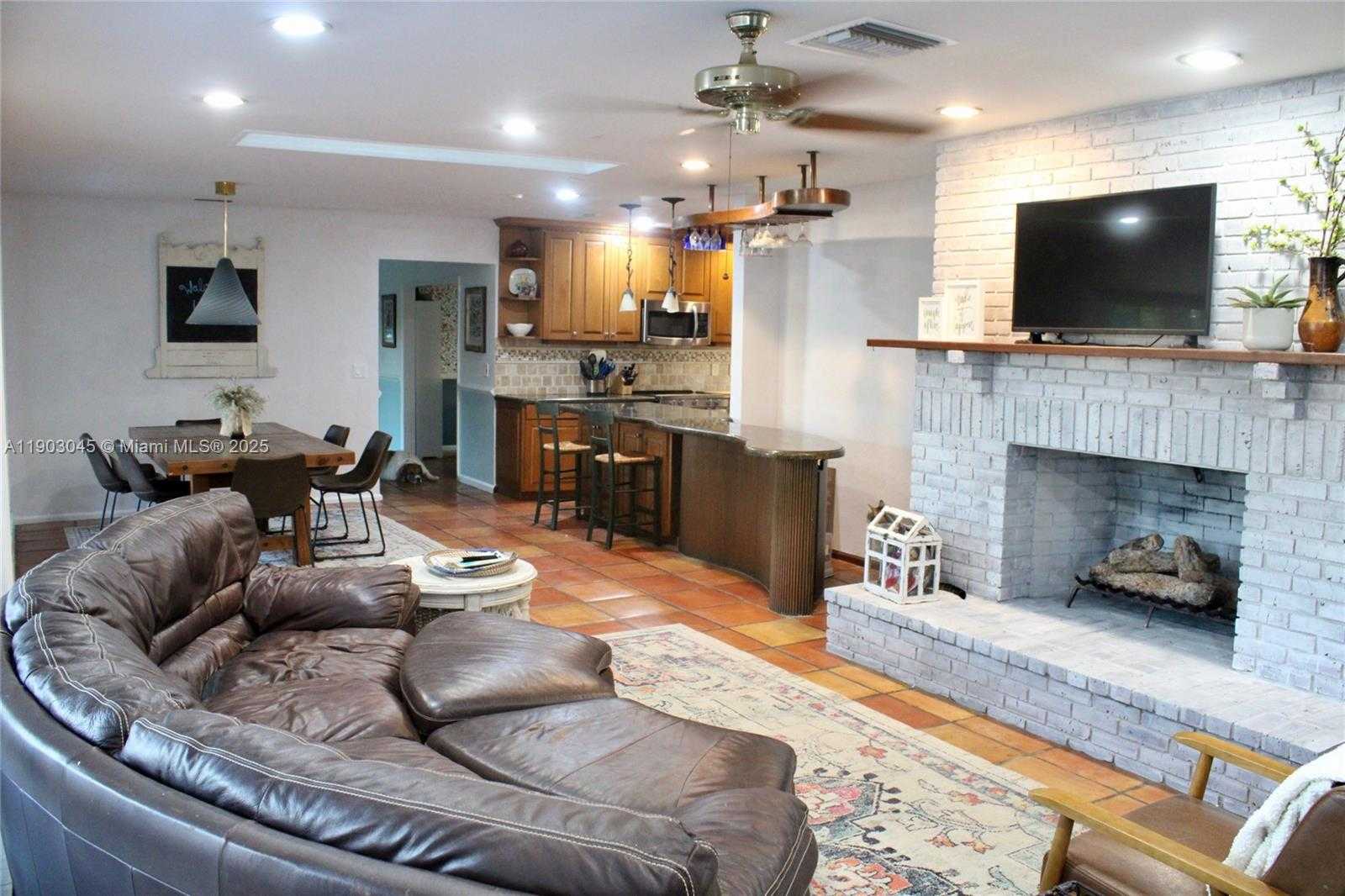 Small Image of 9431 SEA TURTLE LN, Plantation Number 4