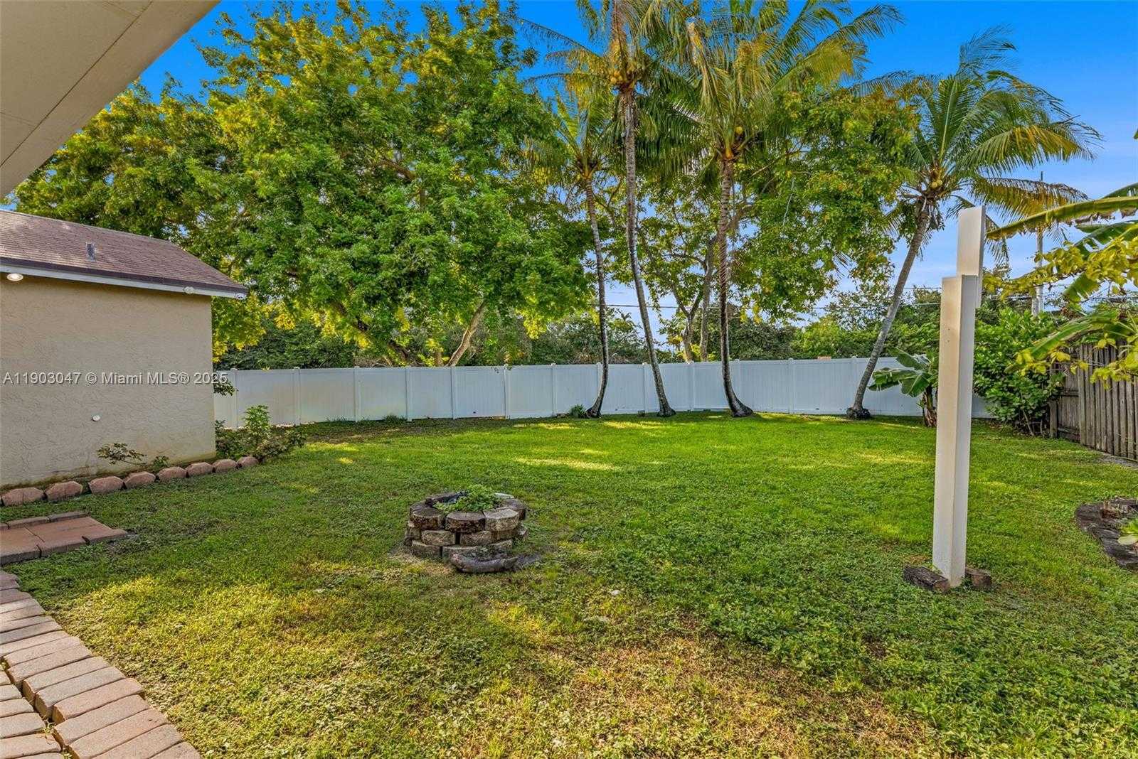 Small Image of 5743 SOUTH WEST 57TH WAY, Davie Number 30