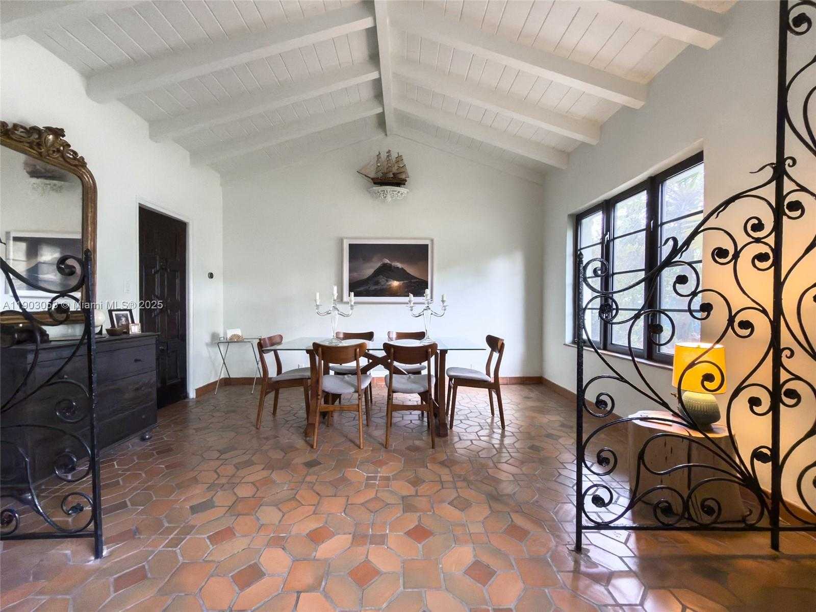 Small Image of 658 NORTH EAST 73RD ST, Miami Number 13