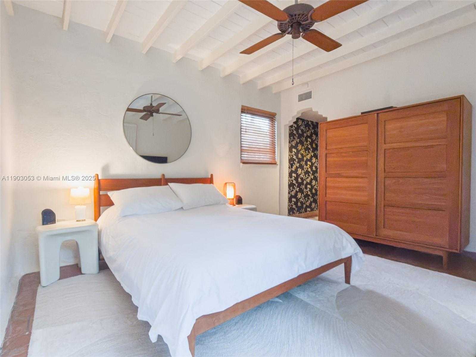 Small Image of 658 NORTH EAST 73RD ST, Miami Number 19